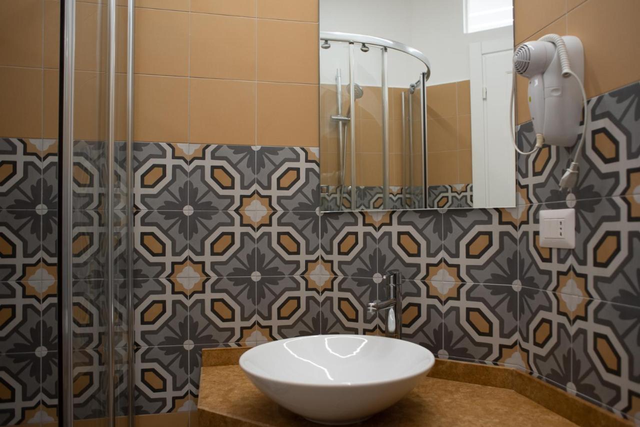 Palazzotto 902 Bed & Breakfast Crotone Exterior photo